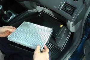 Phương Pháp Vệ Sinh Dàn Lạnh Ô Tô Đơn Giản Tại Nhà Bạn Cần Nằm Lòng