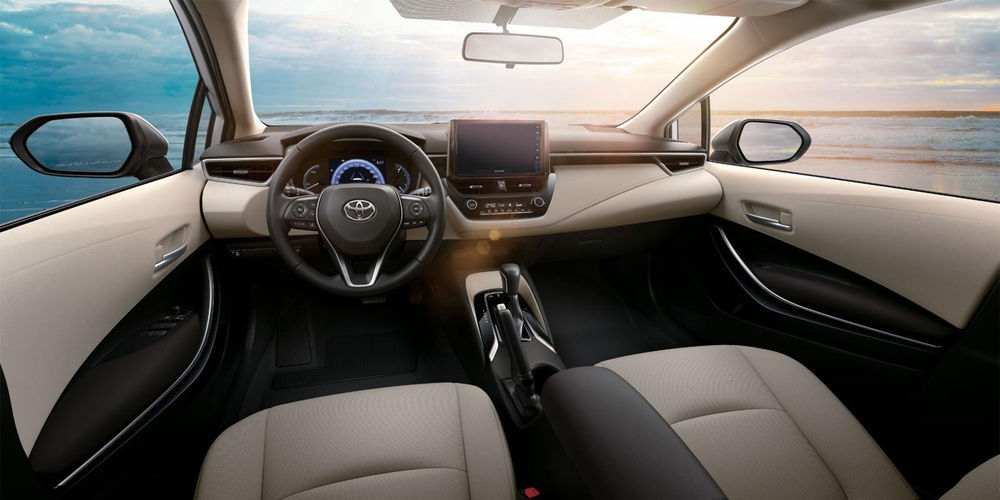 Toyota Corolla Altis 2022 có nội thất tối giản nhưng tiện nghi