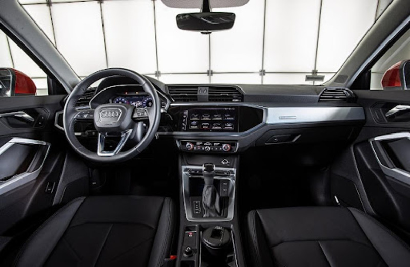 Không gian nội thất của xe Audi Q3 Sportback 2021 được xây dựng theo phong cách hiện đại và trẻ trung