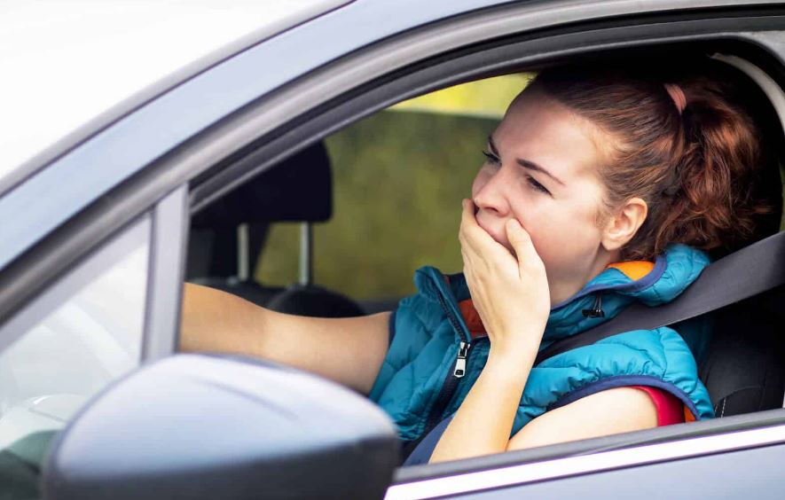 Buồn ngủ khi đang lái xe thường xảy ra với những người lái xe ngủ không đủ giấc, bị mất ngủ thường xuyên hoặc mắc chứng rối loạn giấc ngủ