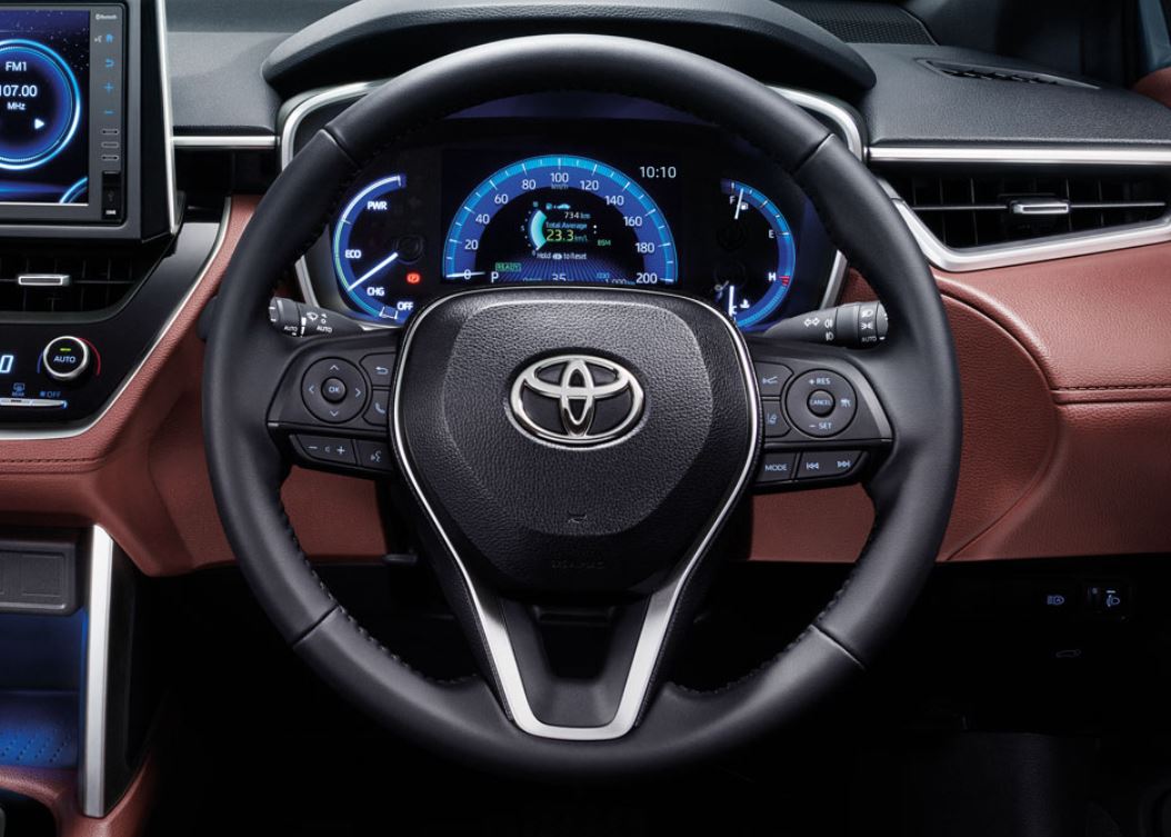 Toyota Cross bản 2023 cũng được trang bị vô lăng dạng 3 chấu bọc da hiện đại