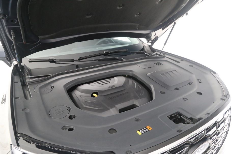 Chiếc xe Ford Equator 2023 có sử dụng hệ thống động cơ chạy xăng dạng EcoBoost, có dung tích 2.0L