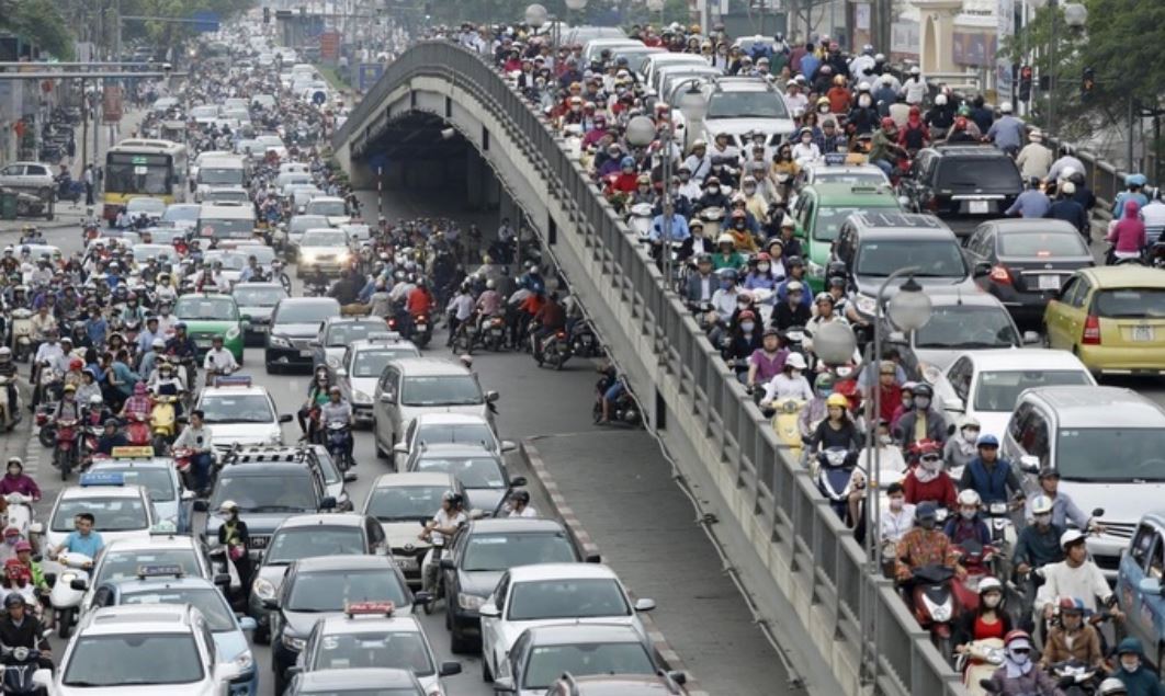 Với điều kiện giao thông Việt Nam, các tay lái có thể gặp phải rất nhiều tình huống gây mất an toàn mà chưa biết cách xử lý