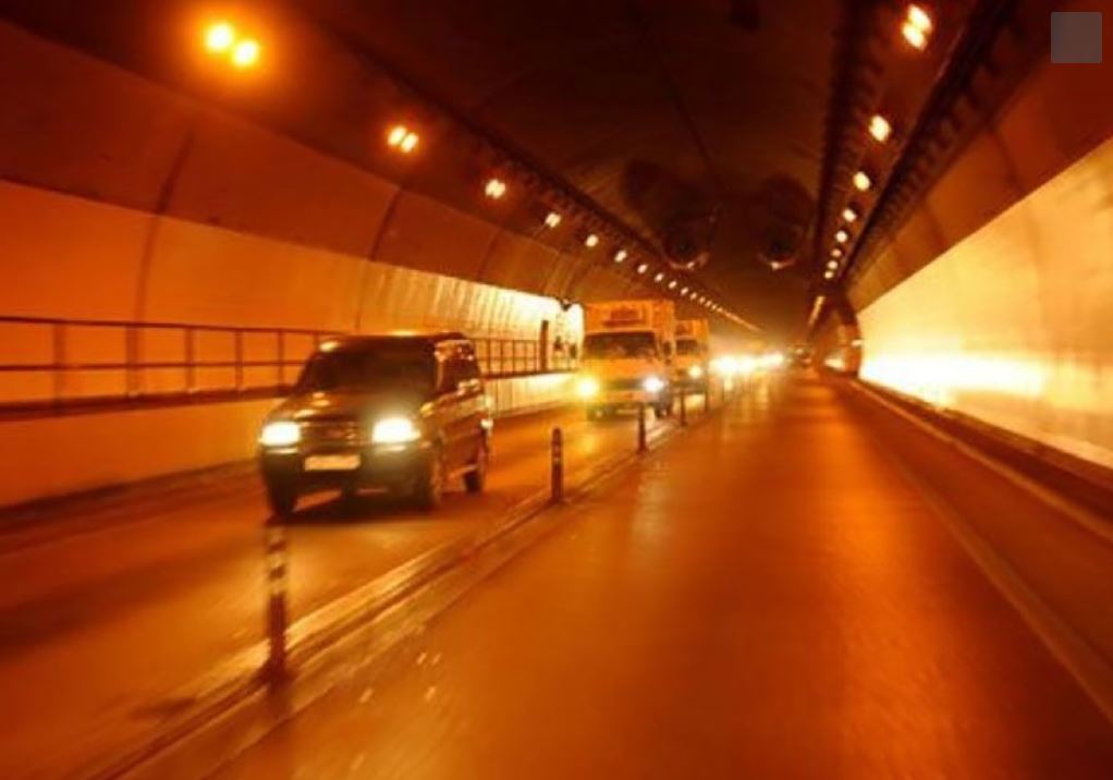 Nắm chắc những kinh nghiệm, lưu ý lái xe qua hầm đường bộ sẽ giúp người lái di chuyển an toàn