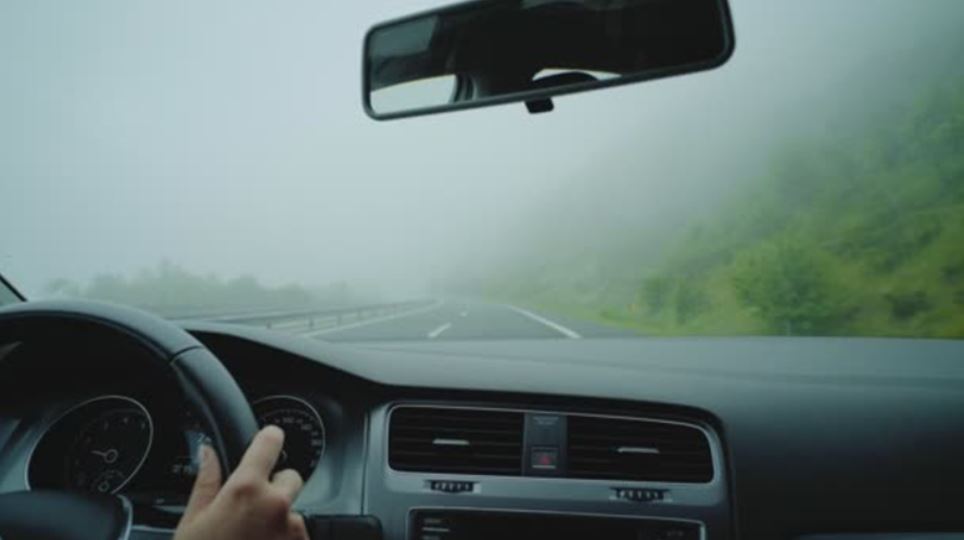 Tình trạng sương mù  tiềm ẩn rất nhiều nguy cơ khi tham gia giao thông