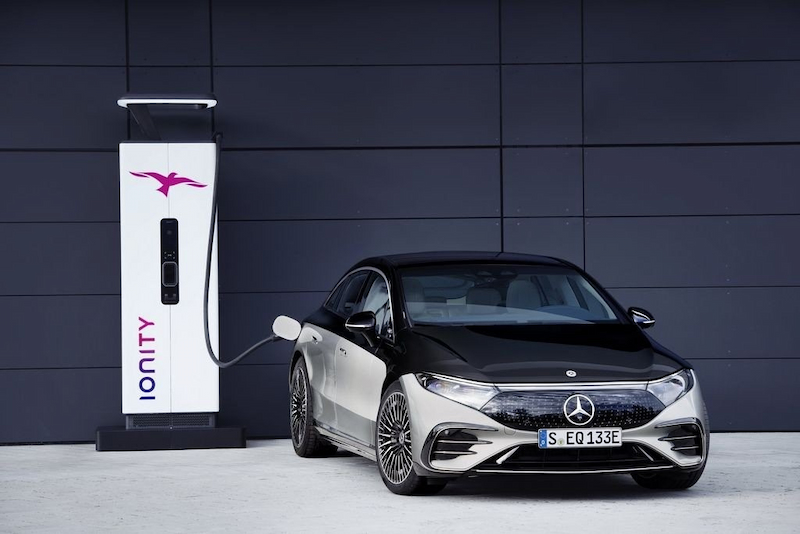 Mercedes EQS 2022 mang phong cách gợi cảm kết hợp với sự sang trọng