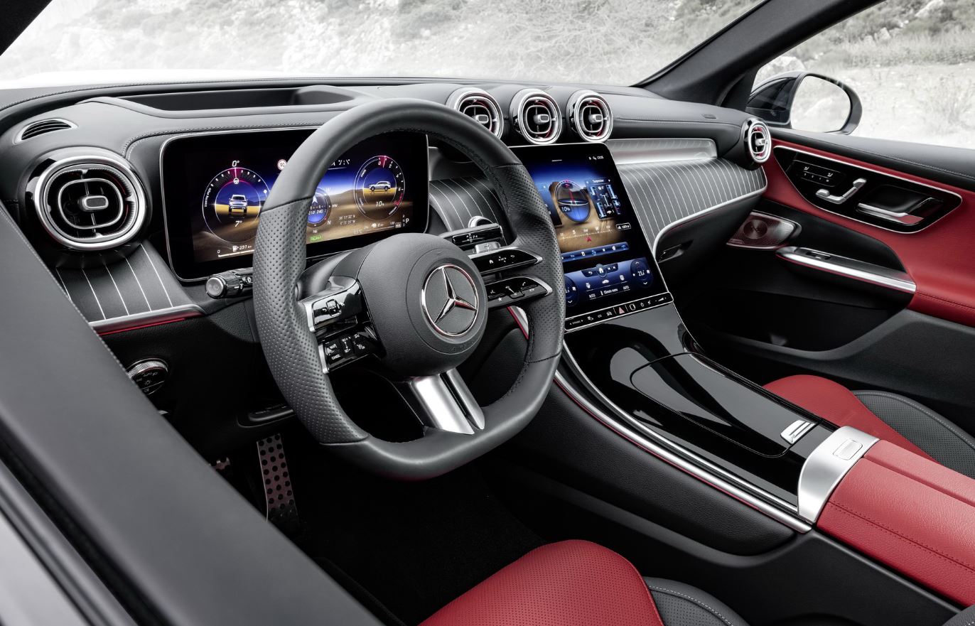 Mẫu xe Mercedes-Benz GLC 2023 sở hữu nhiều công nghệ tiện nghi thu hút