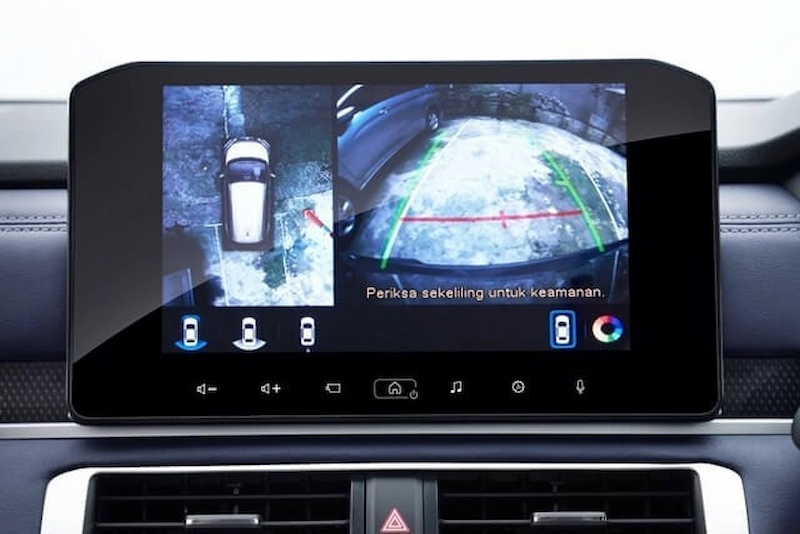 Mẫu xe Xpander Cross 2023 được trang bị bộ màn hình giải trí kích thước 9 inch mới, có thiết kế viền mỏng tinh tế