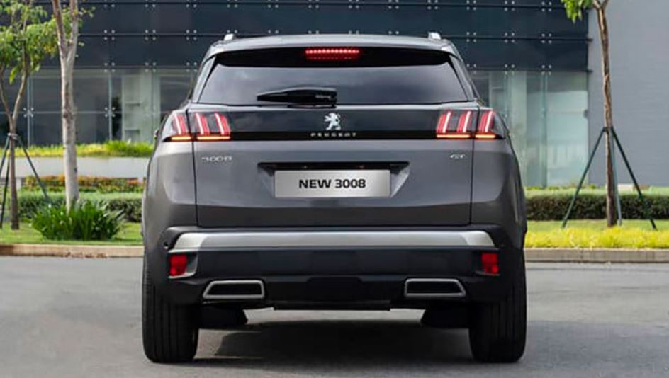 Phần đuôi xe ô tô Peugeot 3008 2023 nở nang và bệ vệ với các đường gấp phô bày nét cơ bắp