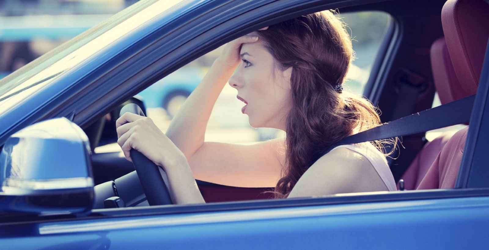 Chị em phụ nữ lái xe thường lóng ngóng, dễ gặp “sự cố” hơn