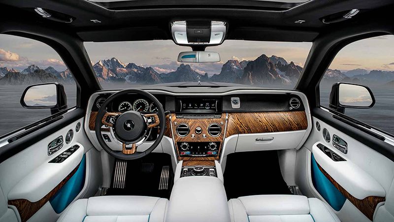 Siêu xe Rolls Royce Cullinan 2022 gây bất ngờ với nội thất ốp gỗ sang trọng bậc nhất