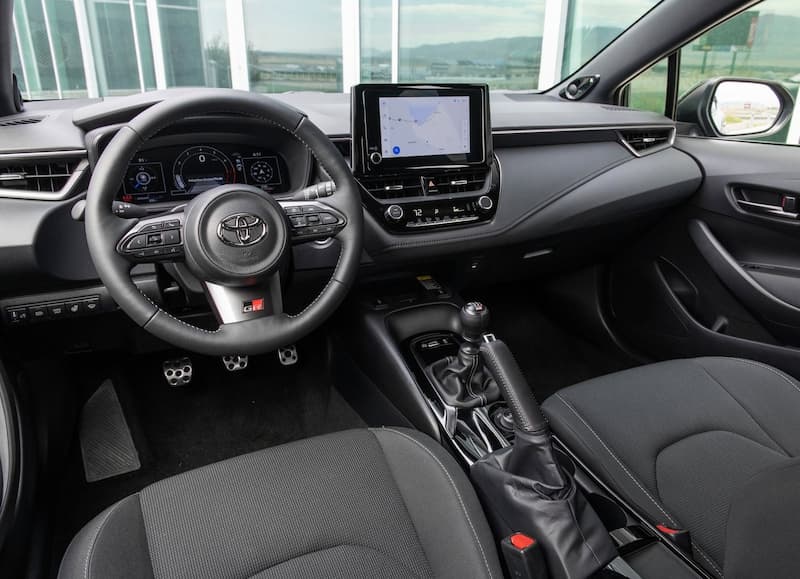 Toyota GR Corolla Hatch được trang bị nhiều tiện nghi hiện đại