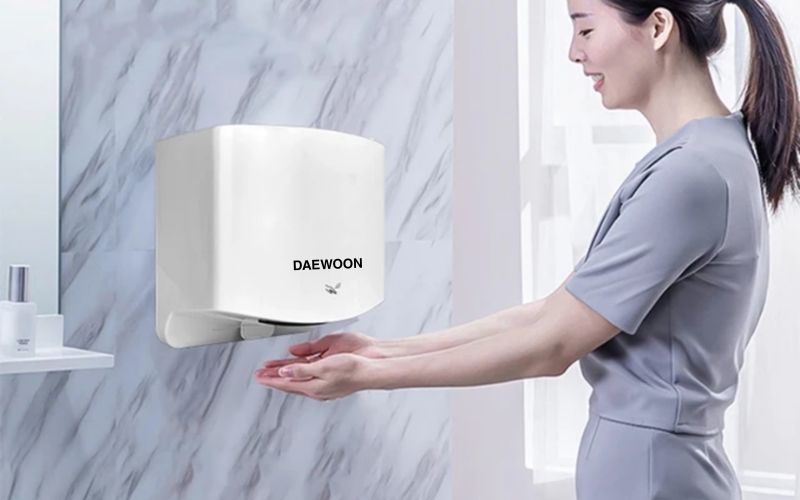 máy sấy tay có nhiều kiểu dáng khác nhau