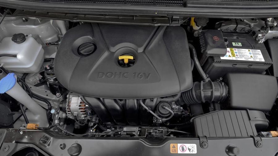 KIA Rondo sử dụng động cơ phun xăng trực tiếp và động cơ Diesel