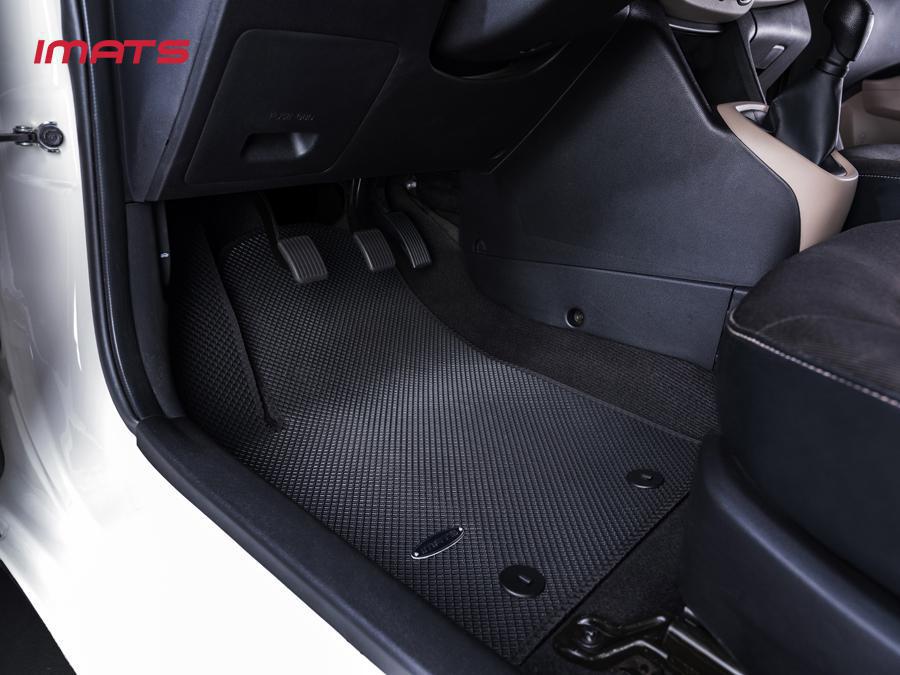 Thảm lót sàn ô tô Lexus LX570 2021 của IMATS ngăn được nước và bụi bẩn